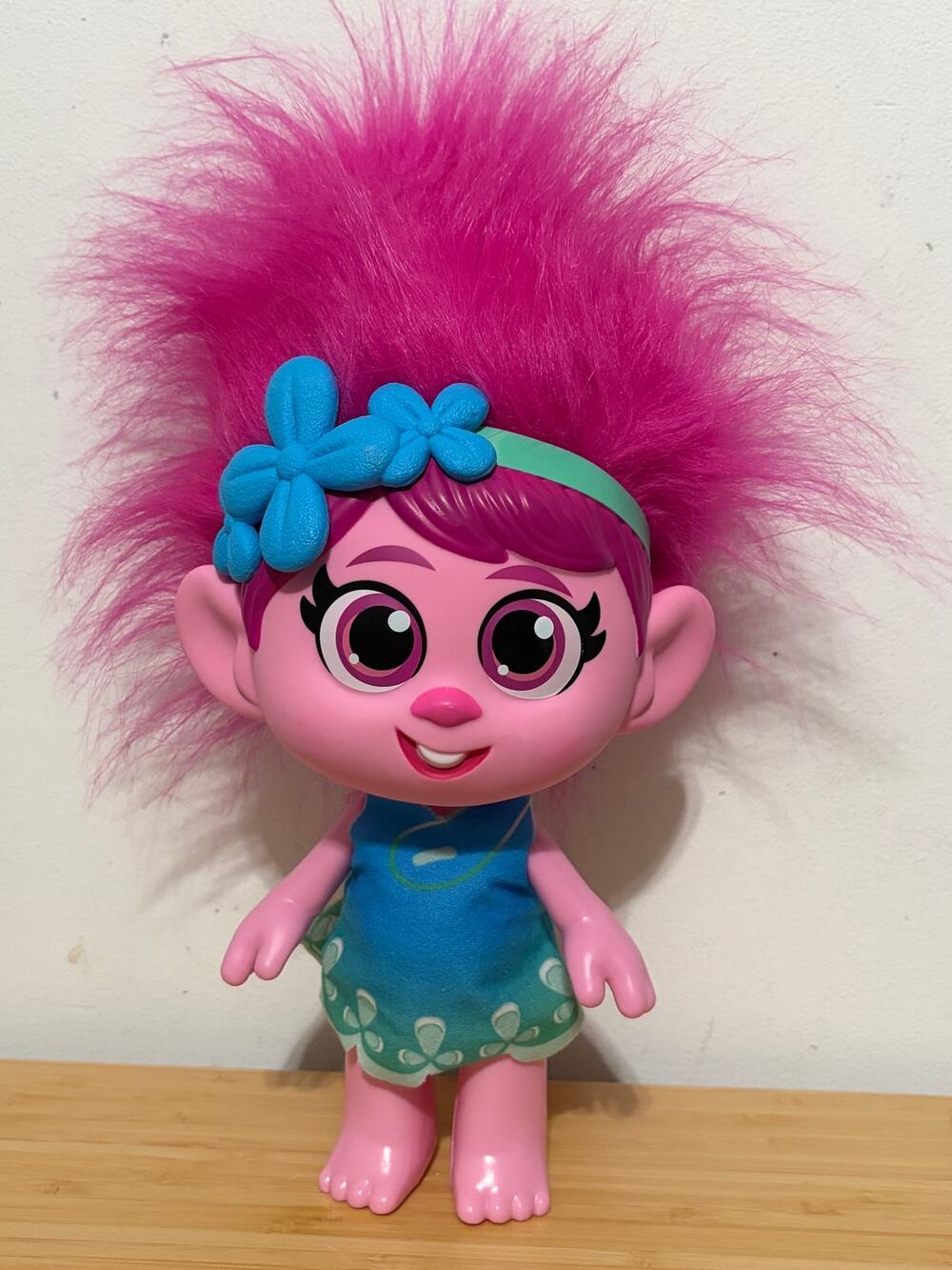 DreamWorks Trolls Poppy Doll Pink Hair Blue Dress Flower Headband Toy